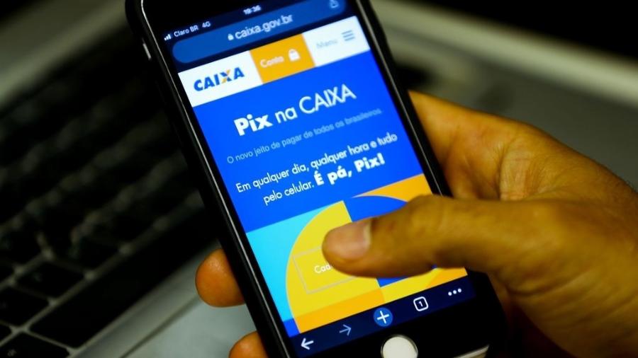 Pix da Caixa fora do ar Usuários apontam instabilidade no app nesta