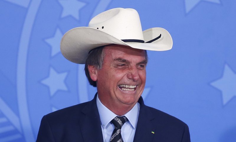 Bolsonaro reforça apoio em artistas sertanejos para campanha ganhar força