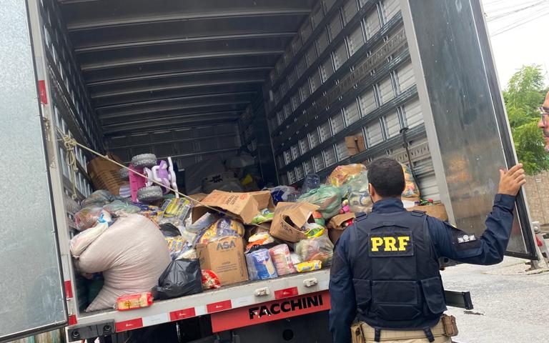 PRF entrega mais de 10 toneladas de alimentos às vítimas das chuvas no Grande Recife