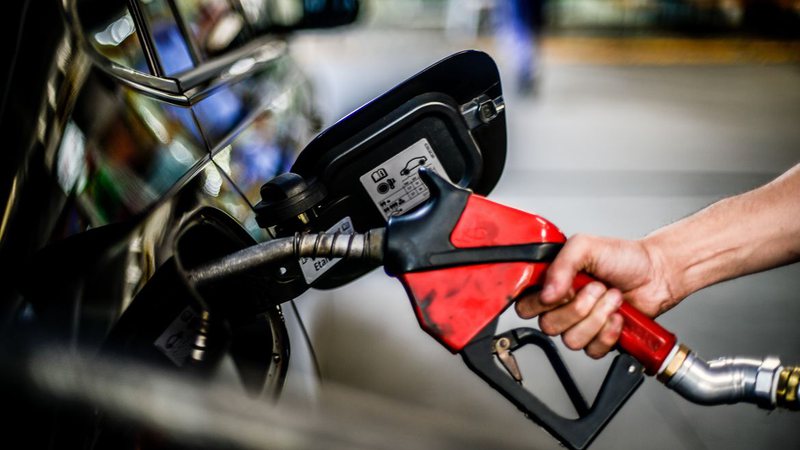 Em 2023:Volta de impostos deve elevar preço da gasolina em R$ 0,69 por litro