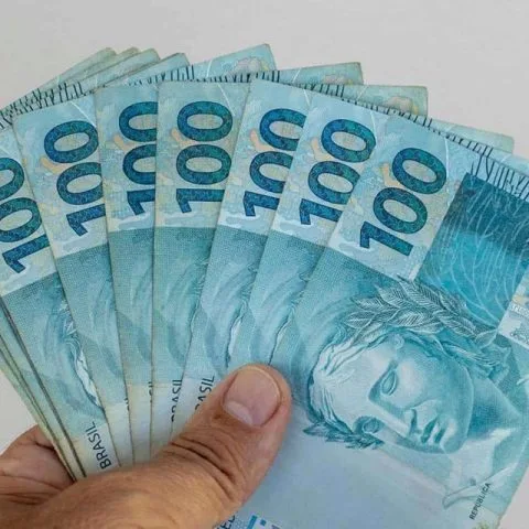 Primeira parcela do 13º será depositada próximo mês ; veja quem direito e qual o valor
