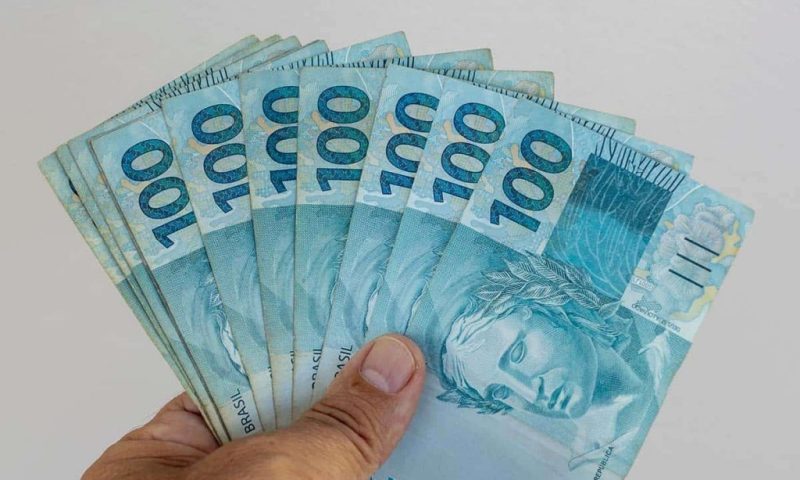 Salário mínimo de R$ 1.320 entra em vigor nesta segunda