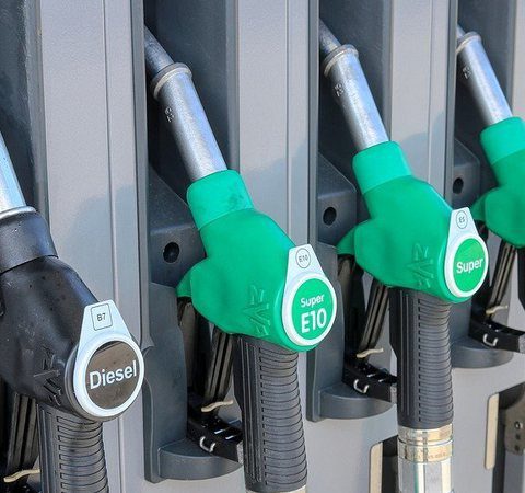 Maiores distribuidoras de combustíveis privadas do país decidem ficar fora de programa de subvenção ao diesel do governo Lula