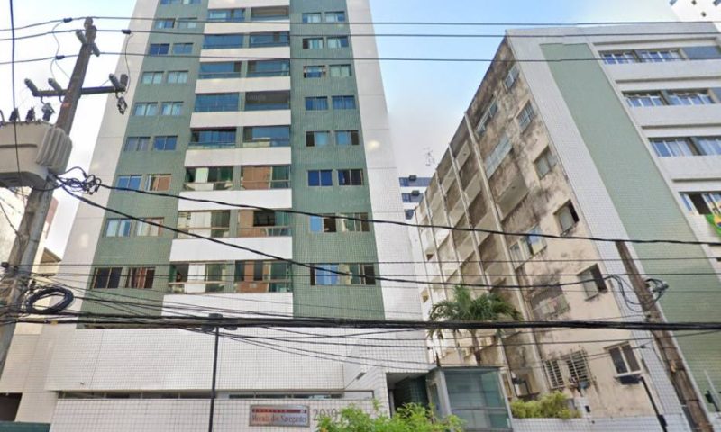 Família atacada no Recife tinha proibido acesso de agressor ao prédio; zelador foi ameaçado com arma