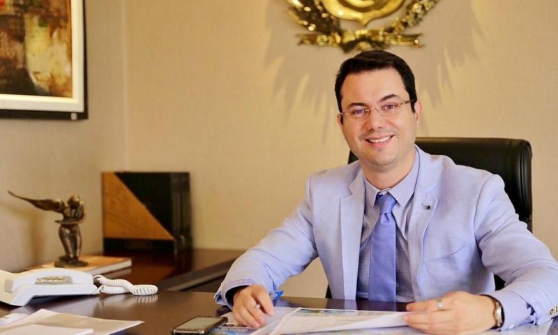 Lei de Clodoaldo Magalhães (PV) garante acompanhante em consultas, exames ou cirurgias