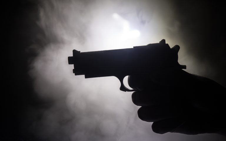 Criminosos trocam tiros com policiais as margens da PE-73, em Gameleira
