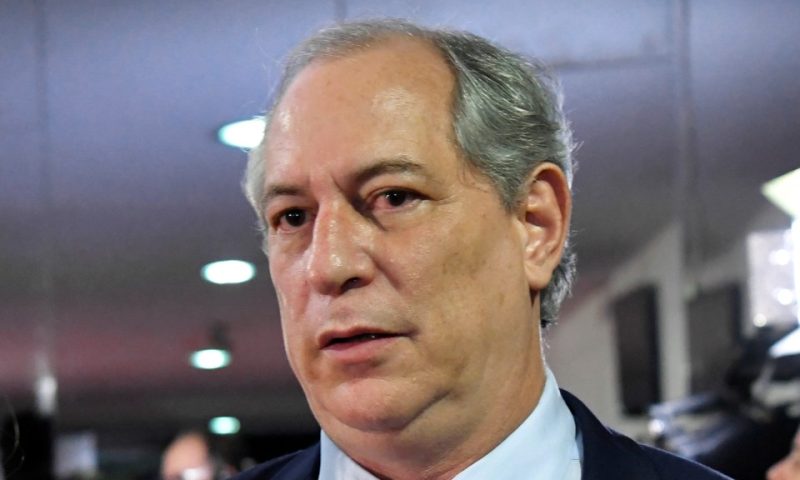 Ciro diz que Lula ‘planejou’ entregar o Brasil a Bolsonaro