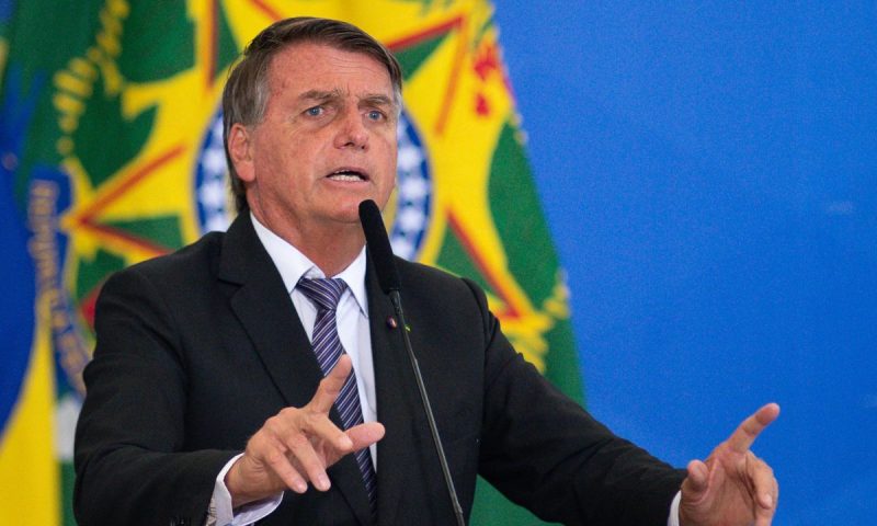 Bolsonaro adota fala homofóbica e defende que ‘Joãozinho seja Joãozinho a vida toda’