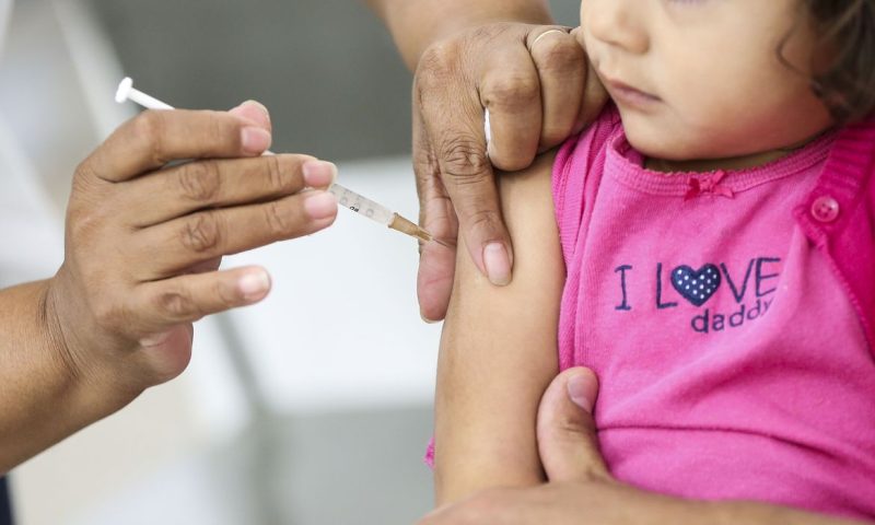 Pelo menos 75 cidades de Pernambuco não têm vacina da Covid-19 para crianças