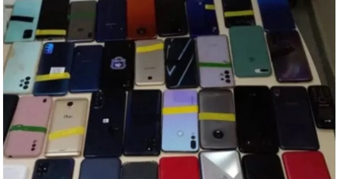 Mulher é flagrada com 37 celulares roubados em festa junina