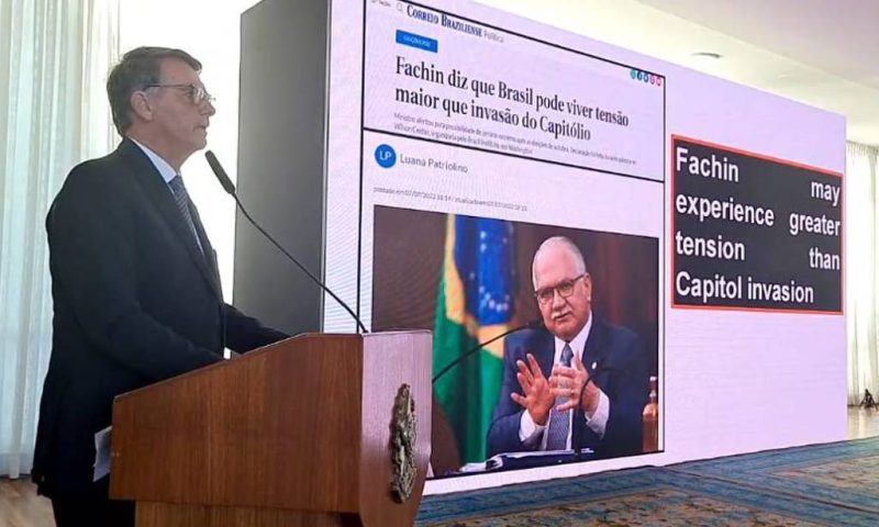 TSE derruba vídeos em que Bolsonaro mente a embaixadores e faz ameaças golpistas