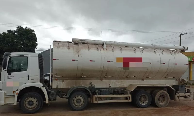 Caminhão atropela e mata idosa ao dar marcha à ré na BR-423, em Garanhuns