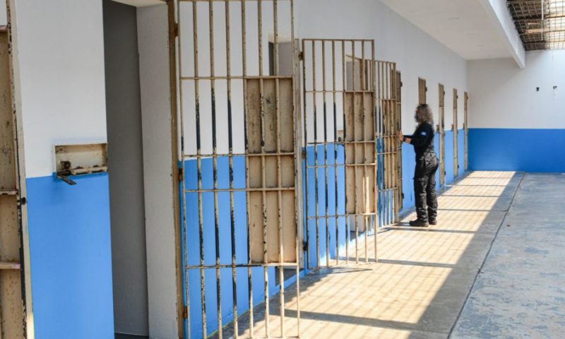 Câmara Federal aprova projeto que acaba com saída temporária de presos