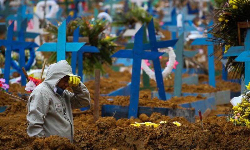 Brasil chega a 681 mil mortes por Covid