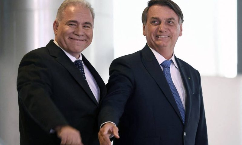 Bolsonaro sanciona lei que obriga planos de saúde a cobrirem tratamentos fora do rol da ANS