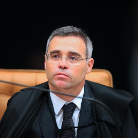 Ministro do STF, André Mendonça, negou pedidos de prisão da PF contra deputado e ex-ministro de Bolsonaro