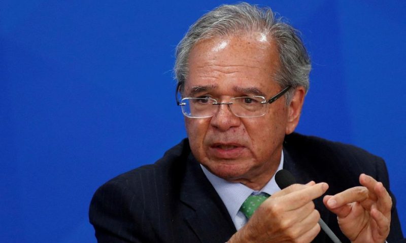 Paulo Guedes afirma ser contra piso de enfermagem e, temendo repercussão, abandona entrevista na Rede TV!