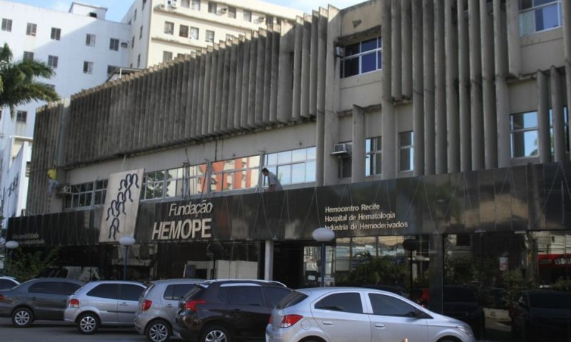 Hemope abre edital para concurso público com 92 vagas e salários de até R$ 11.852,26