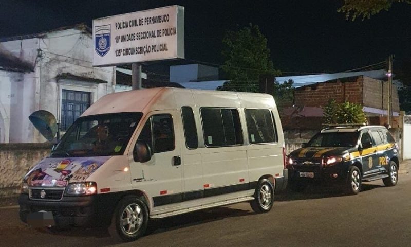 Operação Eleições: PRF flagra transporte ilegal de eleitores em Garanhuns/PE