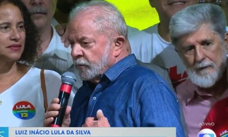 Em primeiro pronunciamento, Lula promete governar para todos os brasileiros