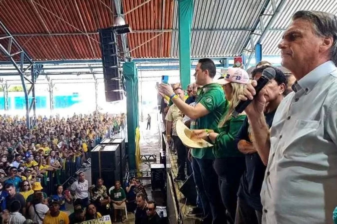 Em Teresina, Bolsonaro desacredita pesquisas e prevê 70 milhões de votos