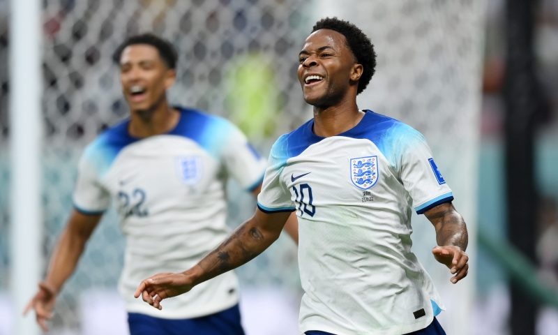Inglaterra resolve jogo em 10 minutos e goleia Irã em estreia na Copa