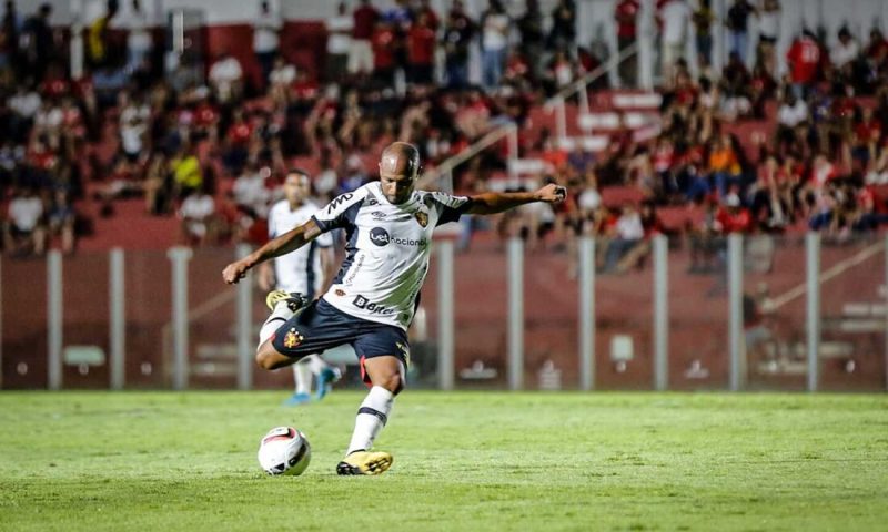 Sport tem seis jogadores expulsos, empata com o Vila e termina Série B de forma melancólica