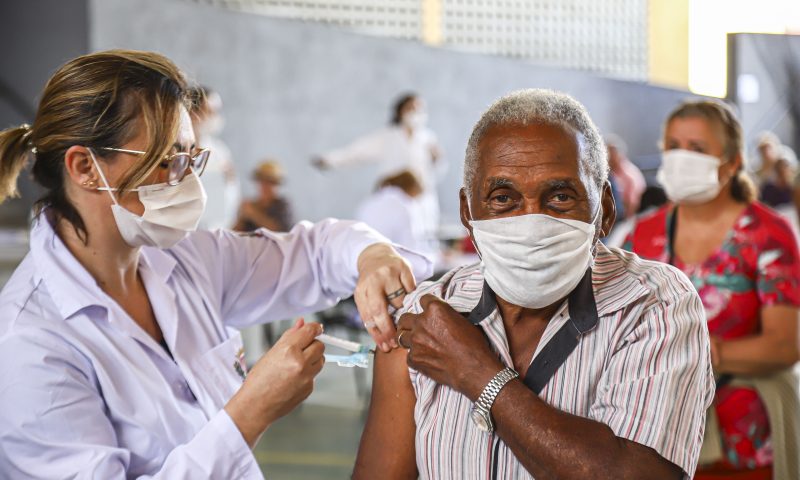 Covid-19: Brasil ultrapassa 1 milhão de doses aplicadas da vacina bivalente