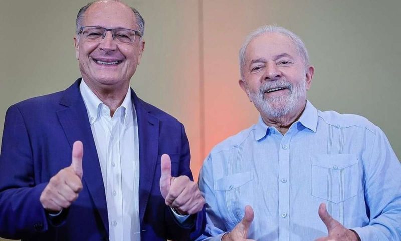 Lula deve propor salário mínimo de R$ 1.320 para 2023