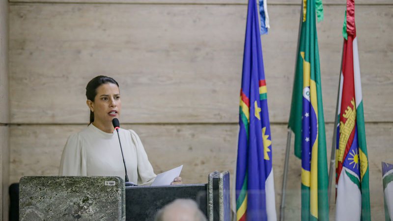Raquel Lyra busca maioria na Assembleia de PE em meio a indefinição de PL, PSB e PT