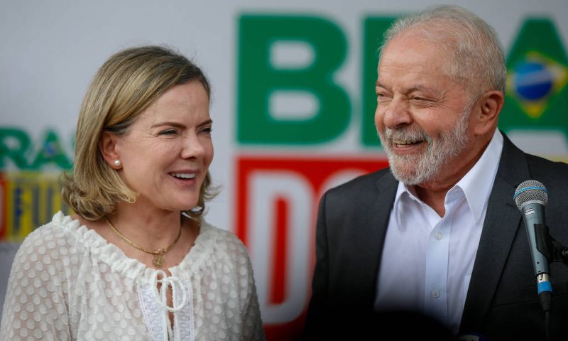 Lula deve divulgar nomes para alguns ministérios nesta sexta-feira