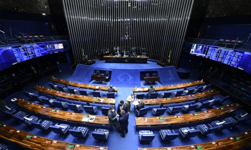 Senado aprova PEC da Transição em vitória de Lula