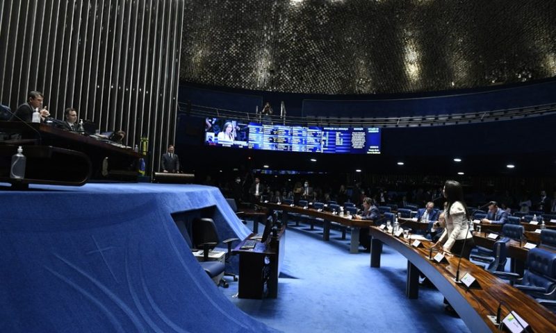 Senado aprova PEC com recursos para piso da enfermagem