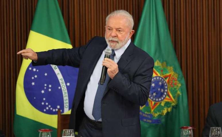 Lula avalia reajustar faixa de isenção do IR para quem ganha até 2 salários mínimos