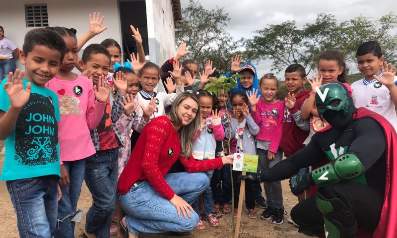 Viana & Moura desenvolve projeto de socioeducação ambiental em escolas de Pernambuco