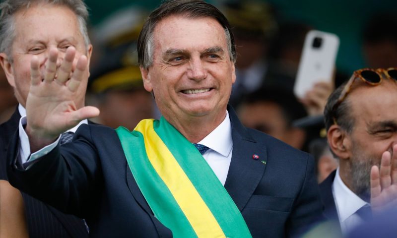 Moraes inclui Bolsonaro em inquérito por suspeita de incitar golpe