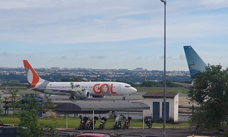 Ex-ministro Anderson Torres chega a Brasília para se entregar à PF