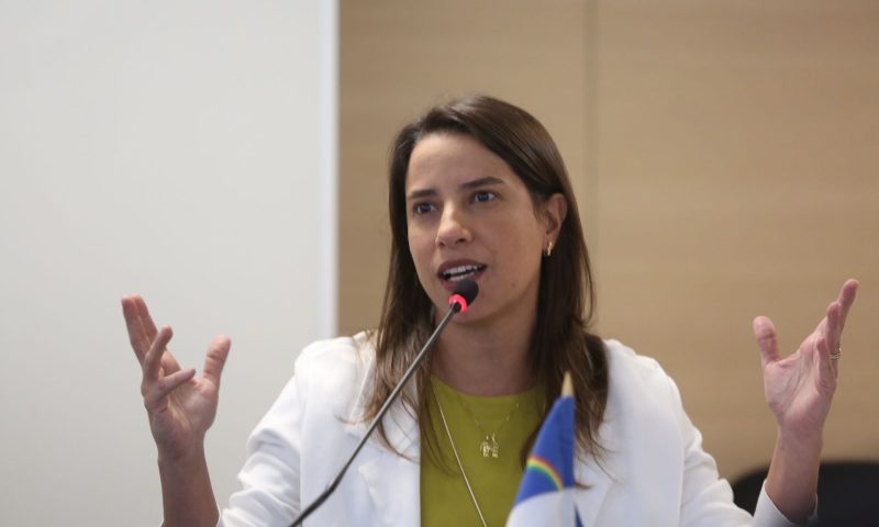 Raquel Lyra quer garantir conclusão da Transnordestina