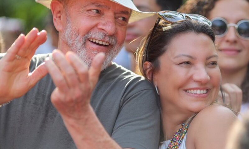 Lula passa o sábado de Carnaval recluso na base naval de Aratu, na Bahia