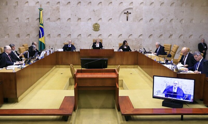 STF forma maioria para derrubar prisão especial a quem fez faculdade