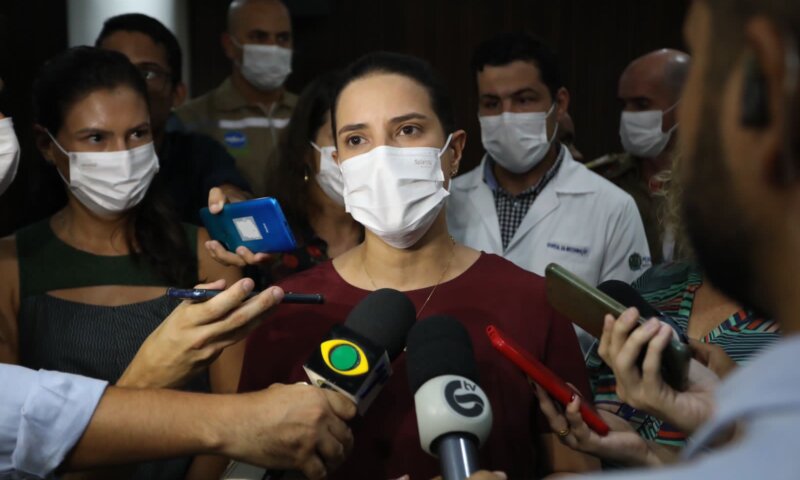 Raquel Lyra visita famílias de vítimas e anuncia medidas contra incidentes no Grande Recife