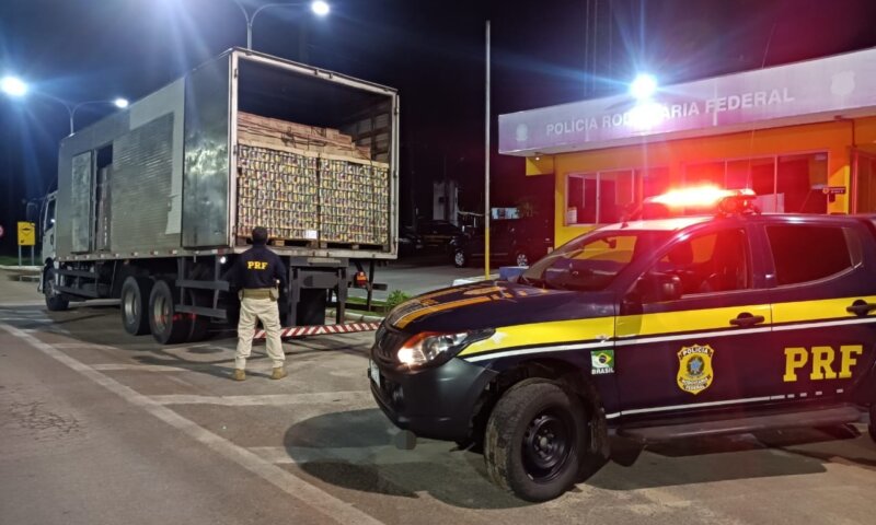 Carga de 12,7 mil litros de bebidas alcoólicas sem nota fiscal é retida pela PRF-PE