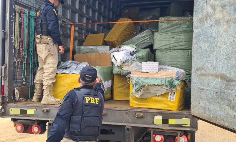 Caminhões carregados com cargas milionárias são apreendidos em Pernambuco