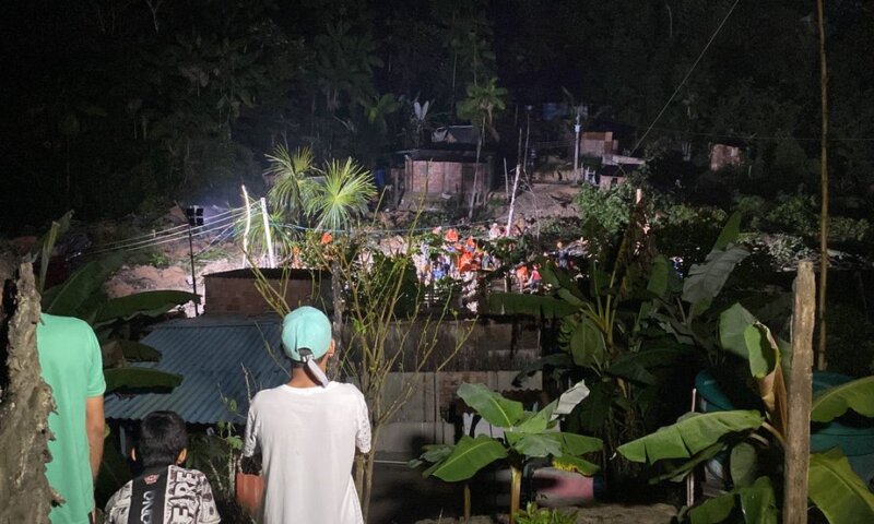 Deslizamento de terra mata 8 em Manaus; 4 são criança