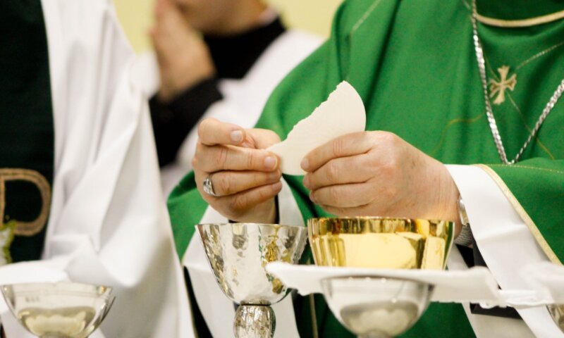 Igreja católica toma decisão radical sobre vinhos usados em missas