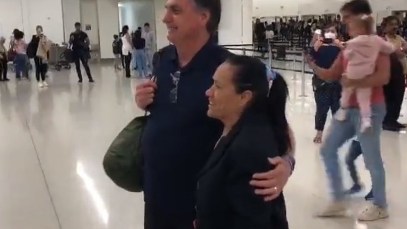 Bolsonaro embarca de volta ao Brasil, após 89 dias nos EUA