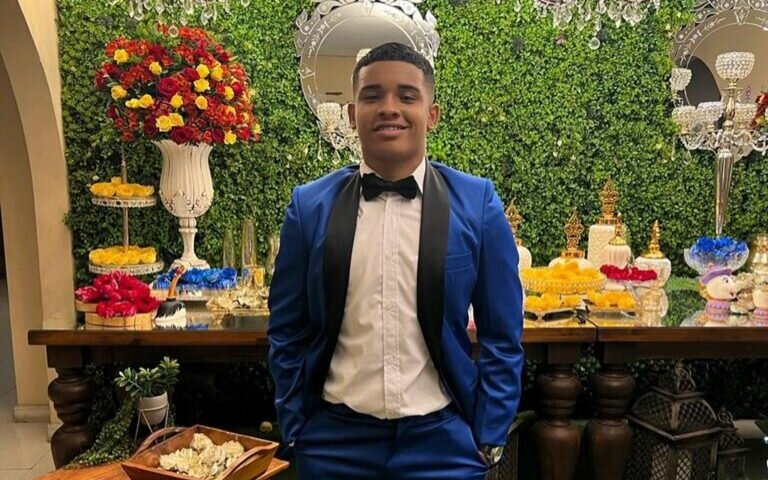 Cantor Kaiky Mello sofre grave acidente de moto e está em coma