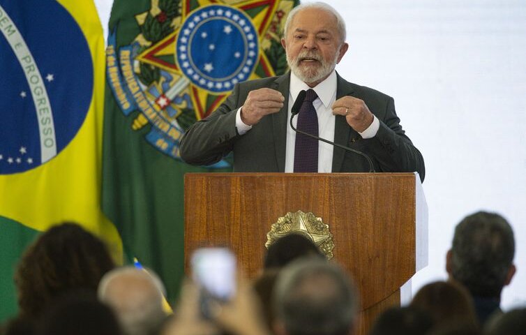 Lula sanciona PLN do piso salarial da enfermagem neste mês de maio