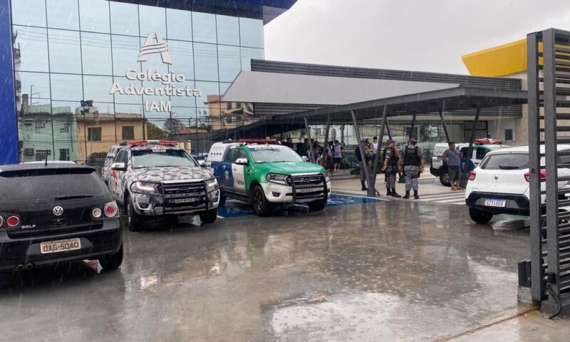 Adolescente fere com facadas professora e alunos de escola particular em Manaus