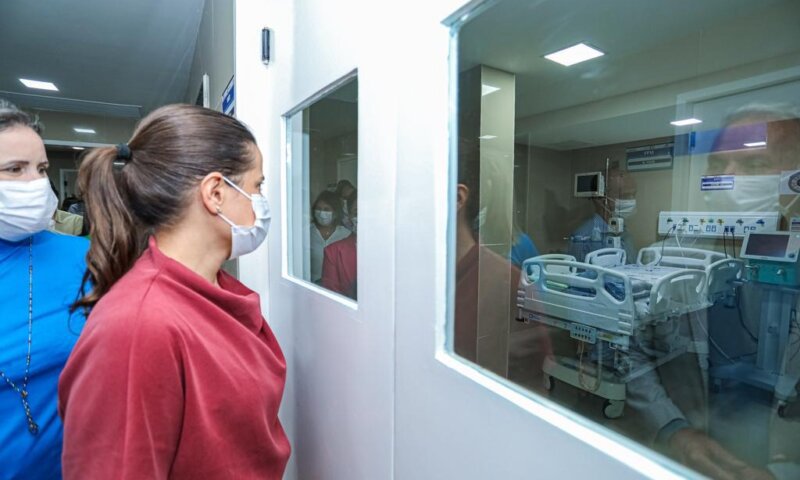 Raquel Lyra inaugura leitos de terapia intensiva em Vitória
